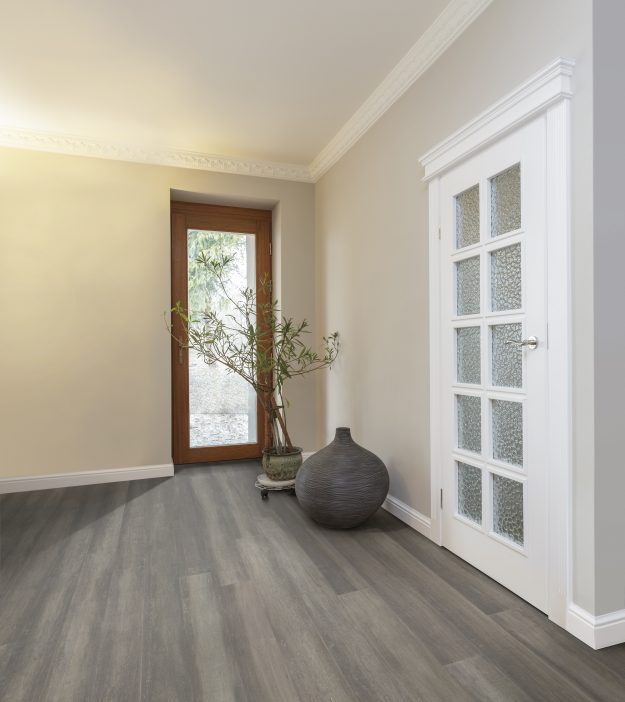 Solid Uniclic Stone Grey Strand Woven 135mm Bamboo Flooring Room Shot